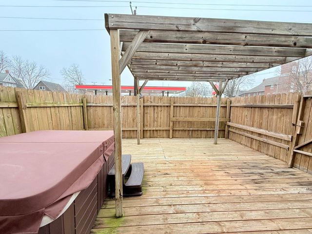 100 E Welsh Street, Williamsburg, IA 52361