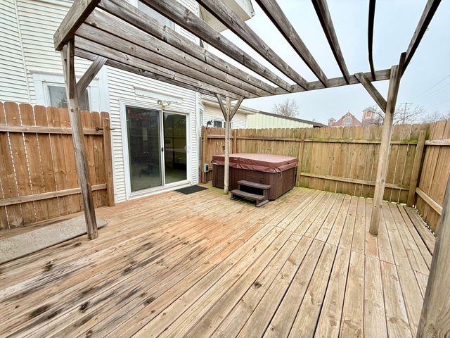 100 E Welsh Street, Williamsburg, IA 52361