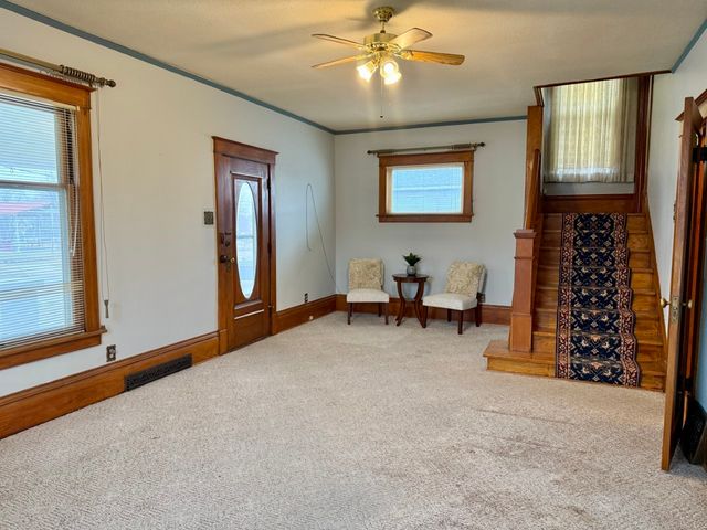 100 E Welsh Street, Williamsburg, IA 52361