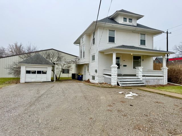 100 E Welsh Street, Williamsburg, IA 52361