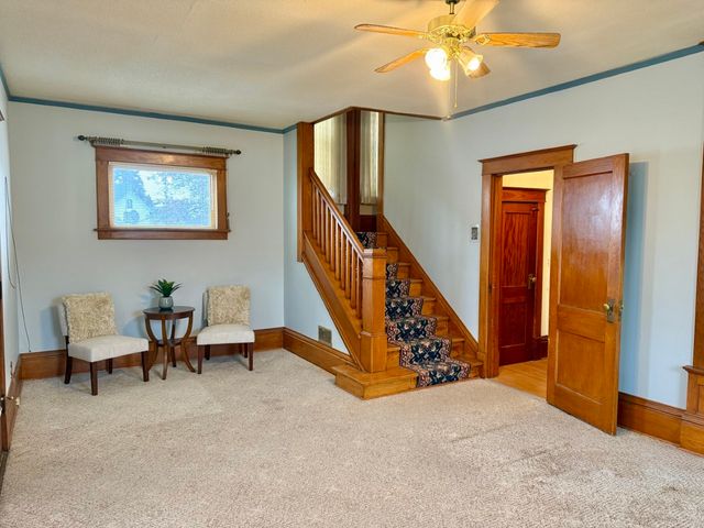 100 E Welsh Street, Williamsburg, IA 52361