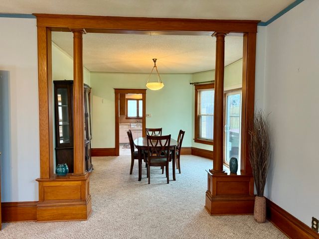 100 E Welsh Street, Williamsburg, IA 52361