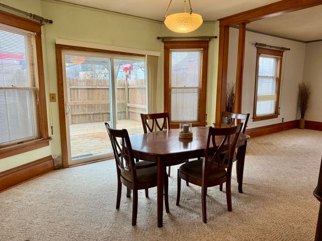 100 E Welsh Street, Williamsburg, IA 52361