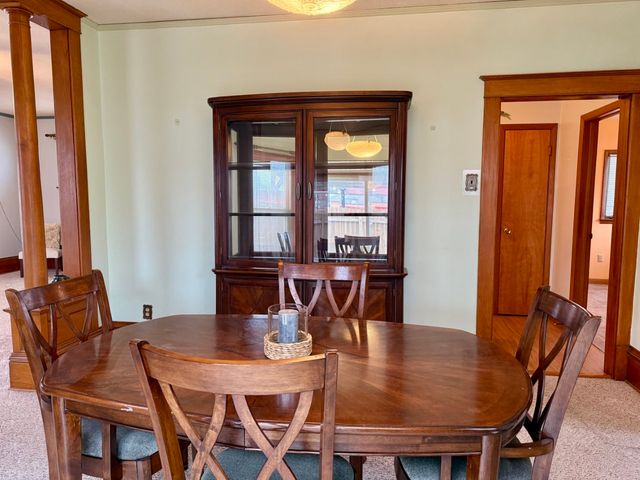 100 E Welsh Street, Williamsburg, IA 52361