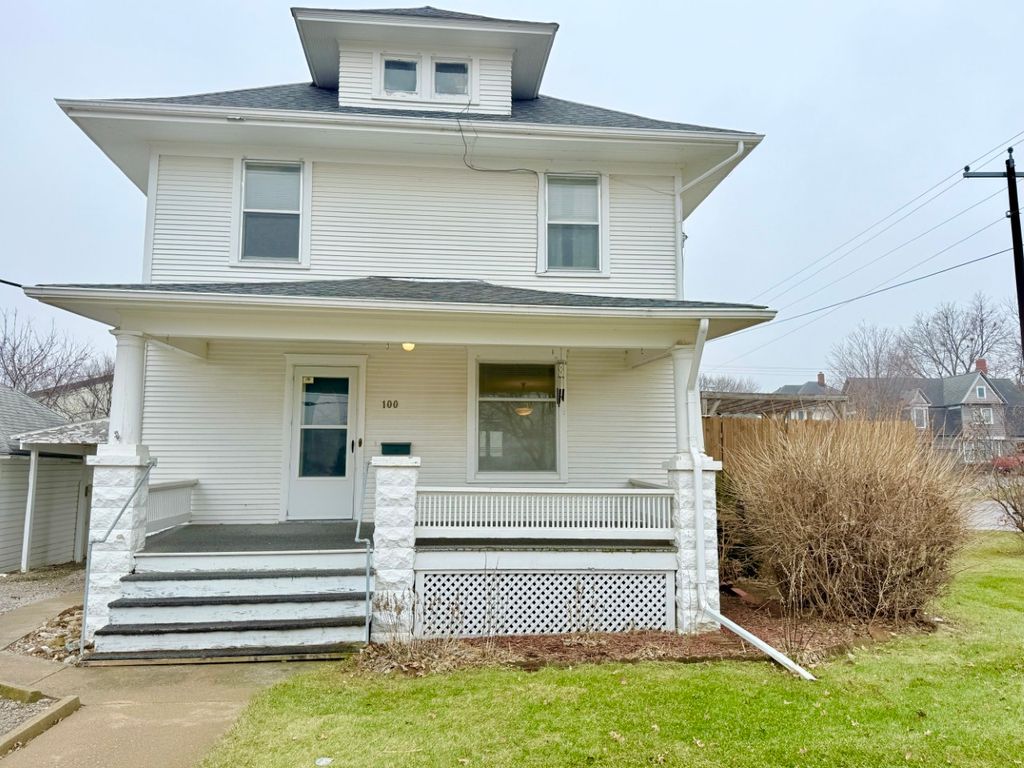 100 E Welsh Street, Williamsburg, IA 52361