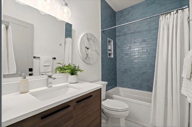 160 W 7th St 4, Boston, MA 02127