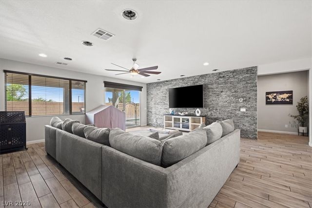 6320 Regina Ridge Street, Las Vegas, NV 89149