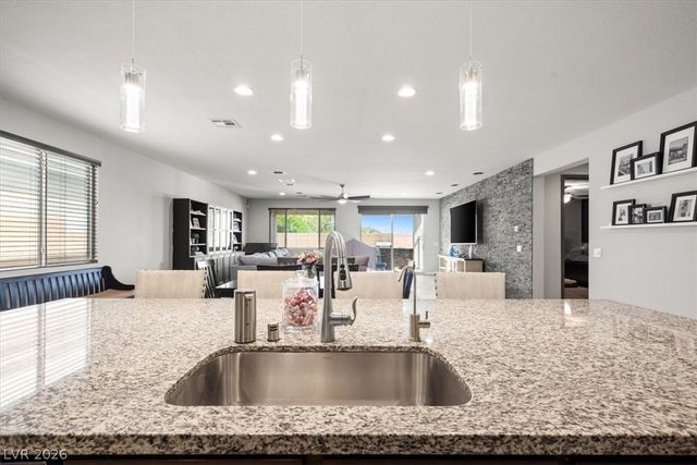 6320 Regina Ridge Street, Las Vegas, NV 89149