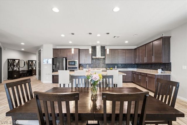 6320 Regina Ridge Street, Las Vegas, NV 89149