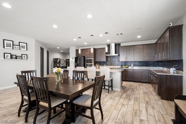 6320 Regina Ridge Street, Las Vegas, NV 89149