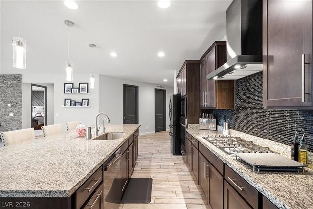 6320 Regina Ridge Street, Las Vegas, NV 89149