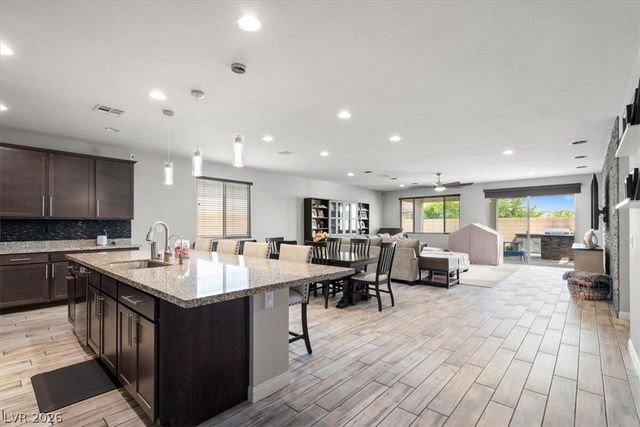 6320 Regina Ridge Street, Las Vegas, NV 89149