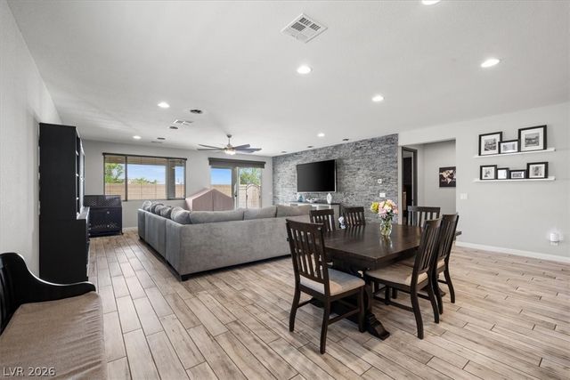 6320 Regina Ridge Street, Las Vegas, NV 89149