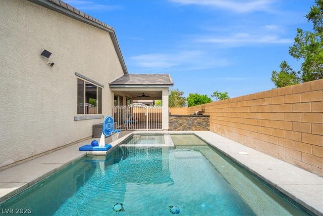 6320 Regina Ridge Street, Las Vegas, NV 89149