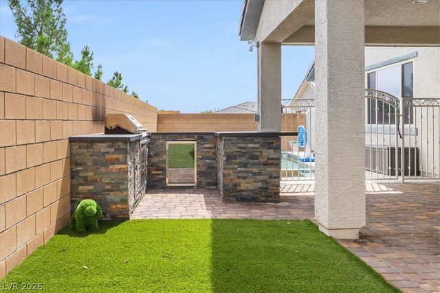 6320 Regina Ridge Street, Las Vegas, NV 89149