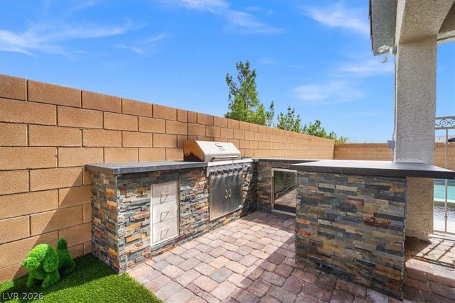 6320 Regina Ridge Street, Las Vegas, NV 89149