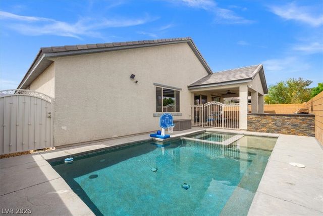 6320 Regina Ridge Street, Las Vegas, NV 89149