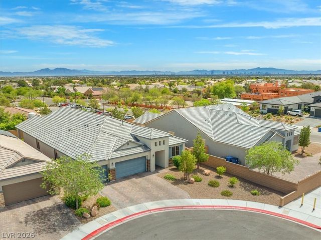 6320 Regina Ridge Street, Las Vegas, NV 89149