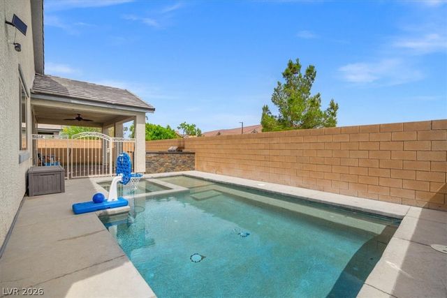 6320 Regina Ridge Street, Las Vegas, NV 89149