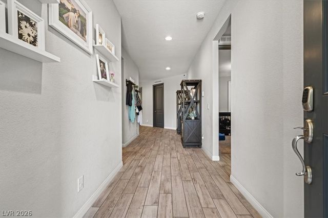 6320 Regina Ridge Street, Las Vegas, NV 89149