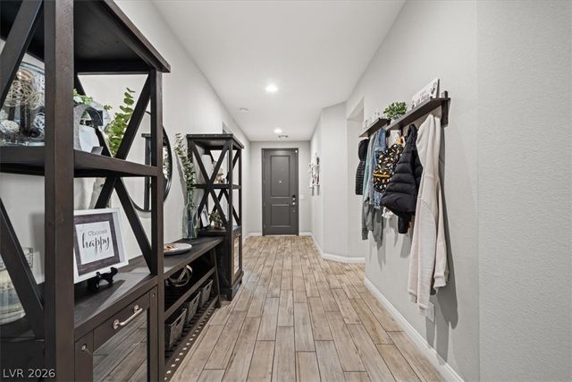 6320 Regina Ridge Street, Las Vegas, NV 89149