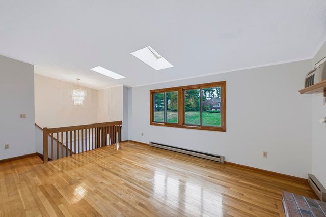 52 Tanglewood Dr, Stoughton, MA 02072