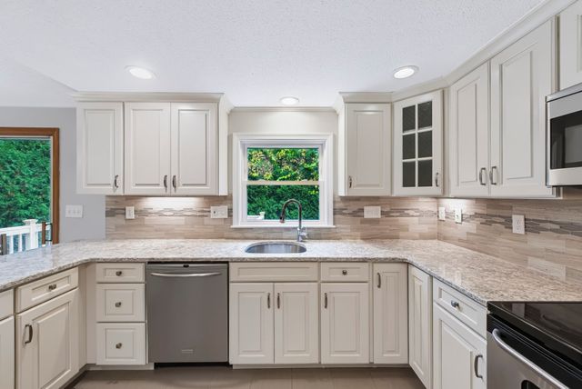 52 Tanglewood Dr, Stoughton, MA 02072