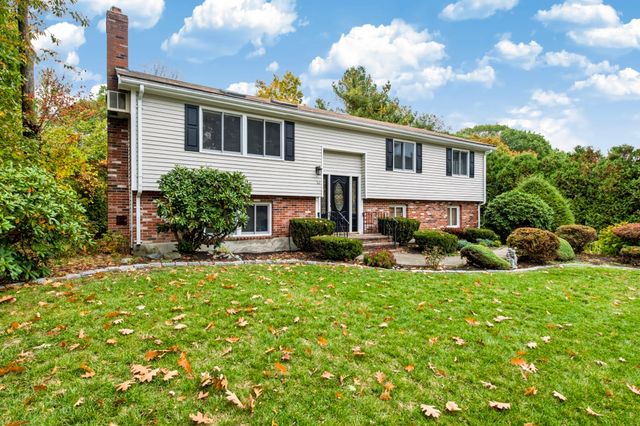 52 Tanglewood Dr, Stoughton, MA 02072