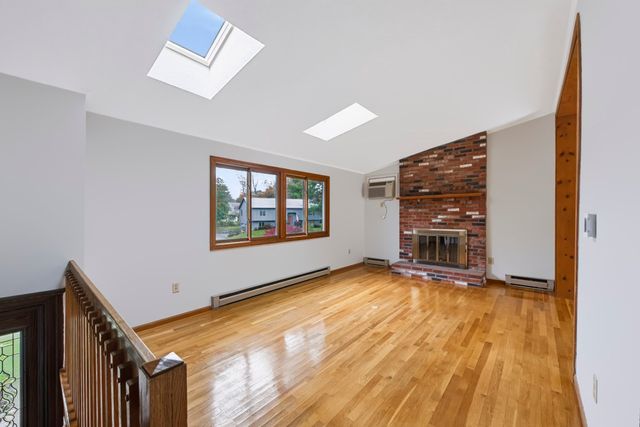 52 Tanglewood Dr, Stoughton, MA 02072