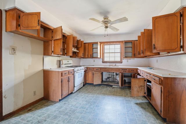 320 Guppy Way, Saint Stephen, SC 29479