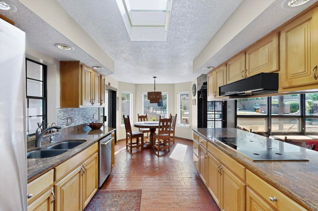 997 Lynx Loop NE, Albuquerque, NM 87122