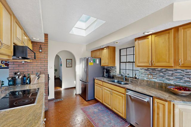 997 Lynx Loop NE, Albuquerque, NM 87122