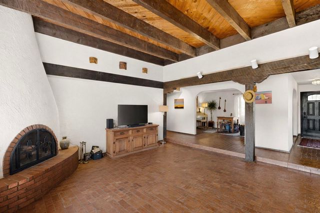 997 Lynx Loop NE, Albuquerque, NM 87122