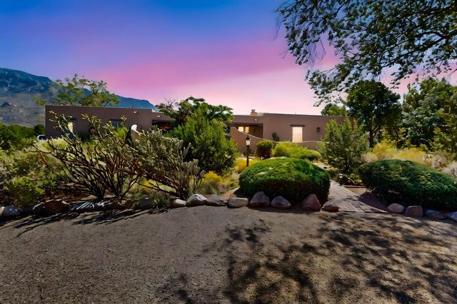 997 Lynx Loop NE, Albuquerque, NM 87122