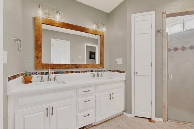 997 Lynx Loop NE, Albuquerque, NM 87122