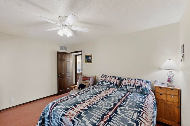 997 Lynx Loop NE, Albuquerque, NM 87122