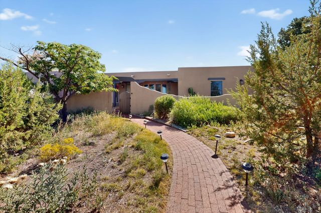 997 Lynx Loop NE, Albuquerque, NM 87122