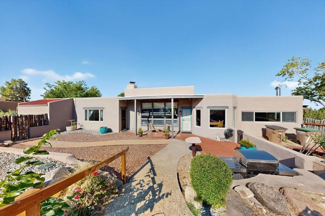 997 Lynx Loop NE, Albuquerque, NM 87122