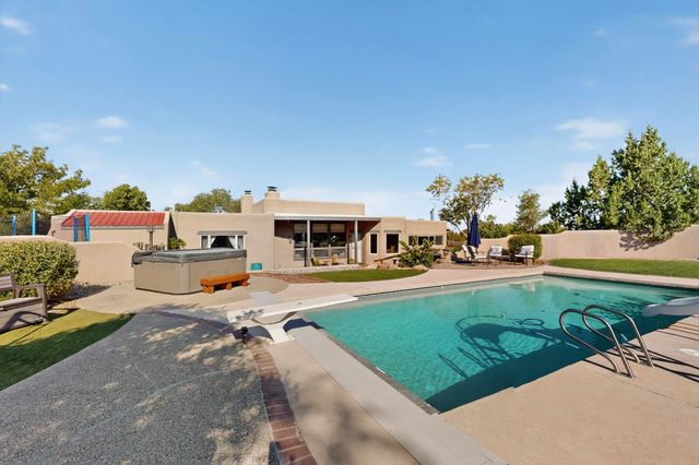 997 Lynx Loop NE, Albuquerque, NM 87122