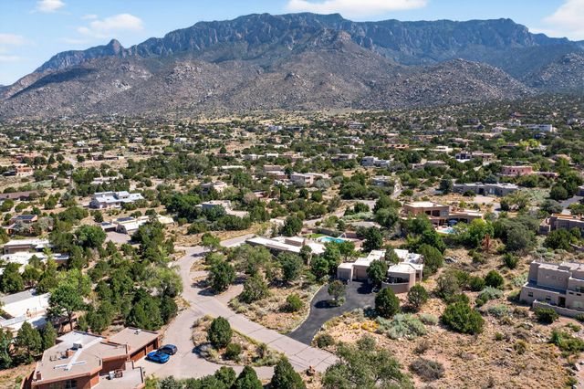 997 Lynx Loop NE, Albuquerque, NM 87122