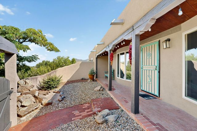 997 Lynx Loop NE, Albuquerque, NM 87122