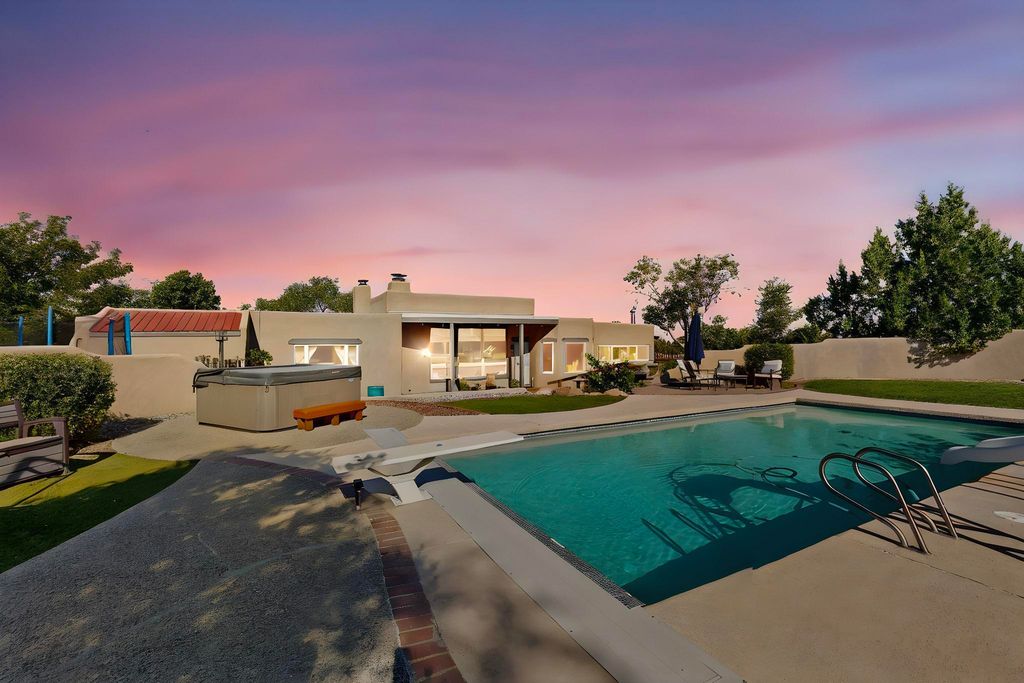 997 Lynx Loop NE, Albuquerque, NM 87122