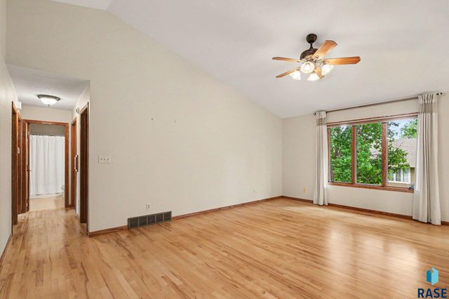 3505 S Micah Cir Circle, Sioux Falls, SD 57103