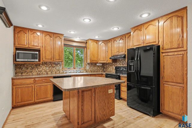 3505 S Micah Cir Circle, Sioux Falls, SD 57103
