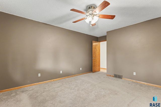 3505 S Micah Cir Circle, Sioux Falls, SD 57103