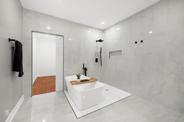 7425 S Vernon Avenue, Chicago, IL 60619