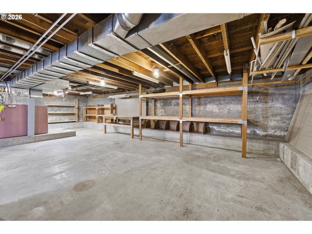 870 Nw GARIBALDI St, Hillsboro, OR 97124