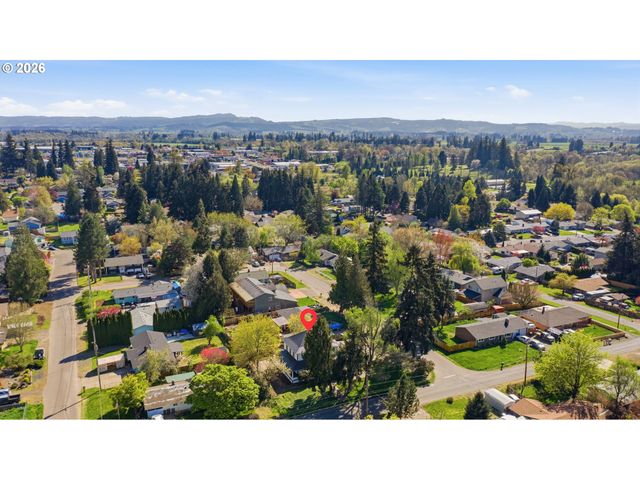 870 Nw GARIBALDI St, Hillsboro, OR 97124