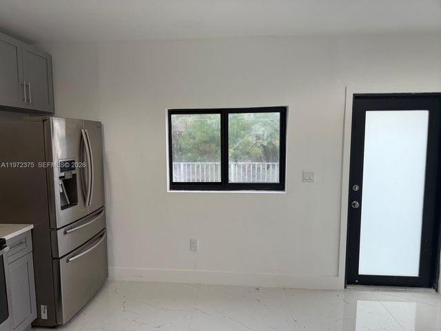 1379 NW 55th Ter 4, Miami, FL 33142