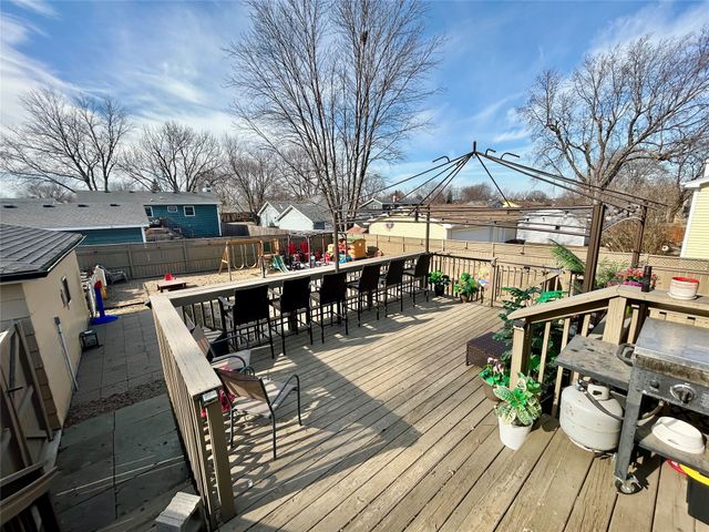 504 NW Morningside Drive, Grimes, IA 50111